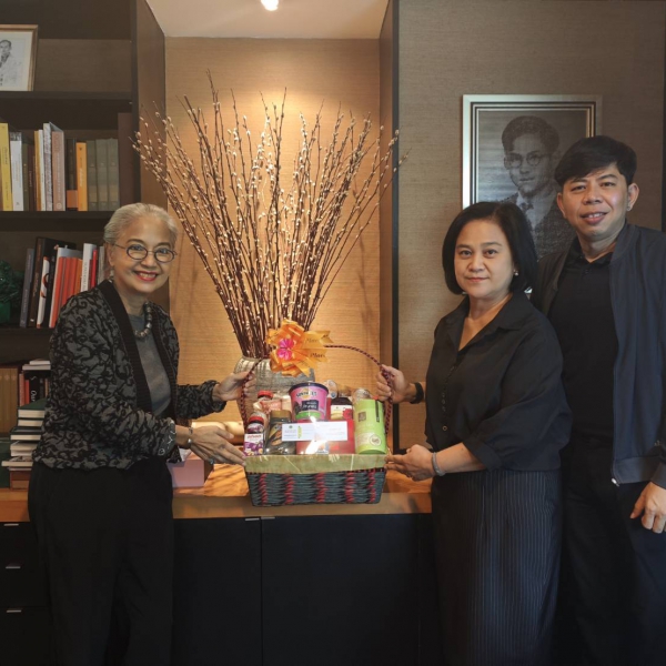 กองกองทุนส่งเสริมงานวัฒนธรรม เข้าเยี่ยมนางวิภาวดี พัฒนพงศ์พิบูล ศิลปินแห่งชาติ