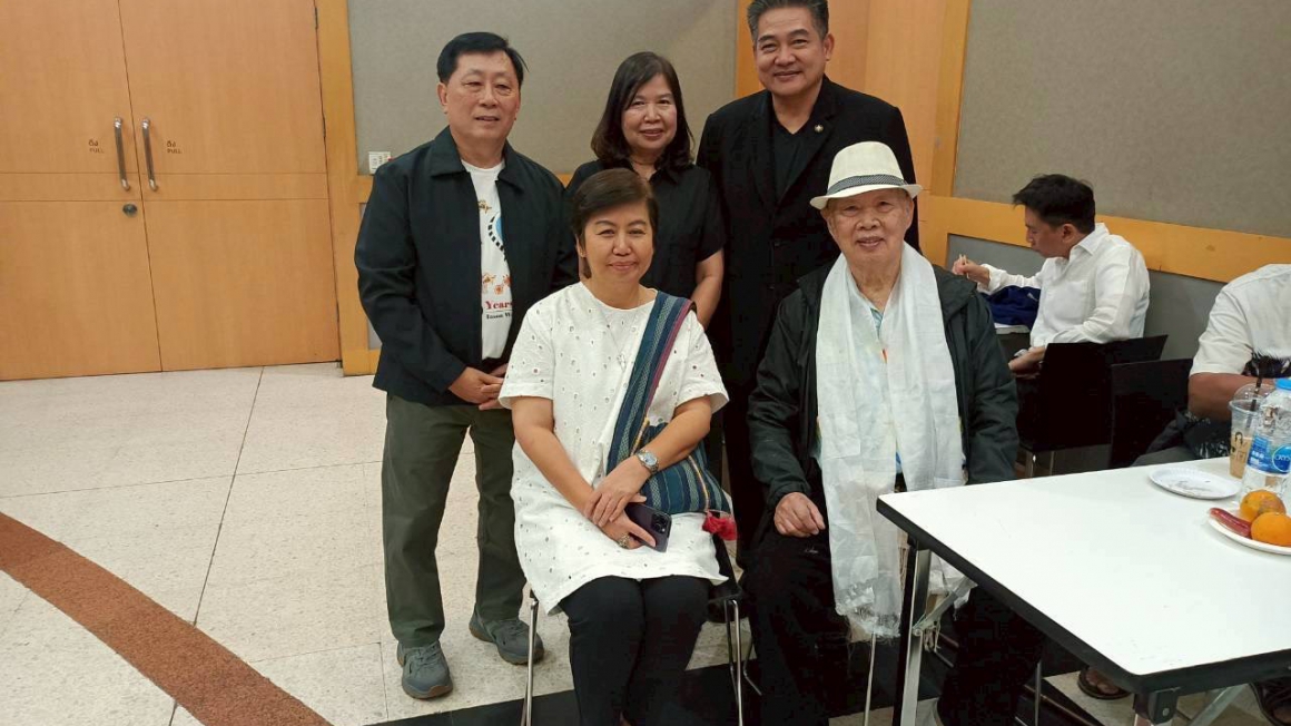 สวธ. ร่วมแสดงความยินดีในงานเปิดตัวหนังสือชีวิตไม่รู้จบของอินสนธิ์ วงค์สาม