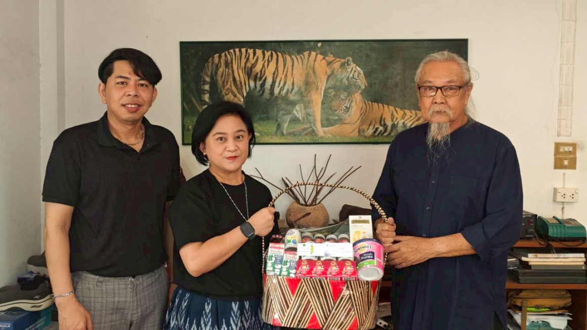 กองกองทุนส่งเสริมงานวัฒนธรรม เยี่ยมนายเสกสรรค์ ประเสริฐกุล ศิลปินแห่งชาติ