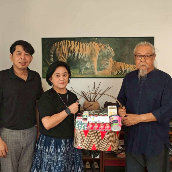 กองกองทุนส่งเสริมงานวัฒนธรรม เยี่ยมนายเสกสรรค์ ประเสริฐกุล ศิลปินแห่งชาติ