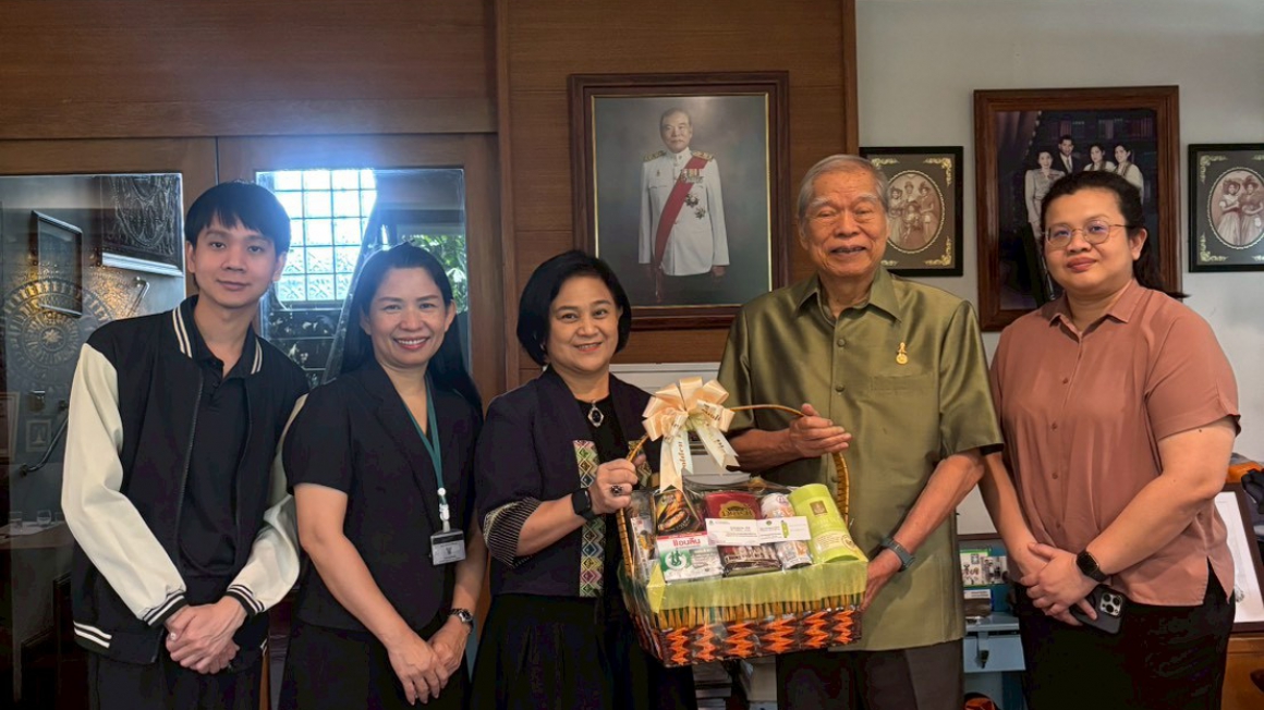 กองกองทุนส่งเสริมงานวัฒนธรรม เยี่ยมศิลปินแห่งชาติทางด้านสถาปัตยกรรม ๒ ท่าน