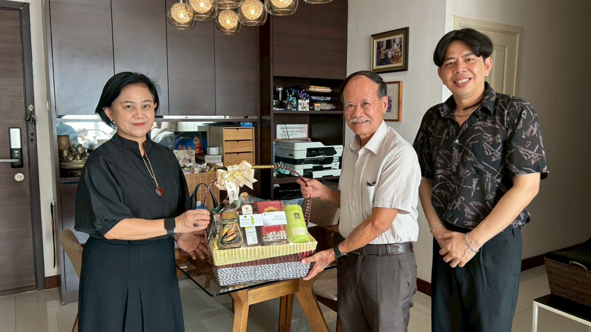 กองกองทุนส่งเสริมงานวัฒนธรรม เยี่ยมนายเผ่า สุวรรณศักดิ์ศรี ศิลปินแห่งชาติ