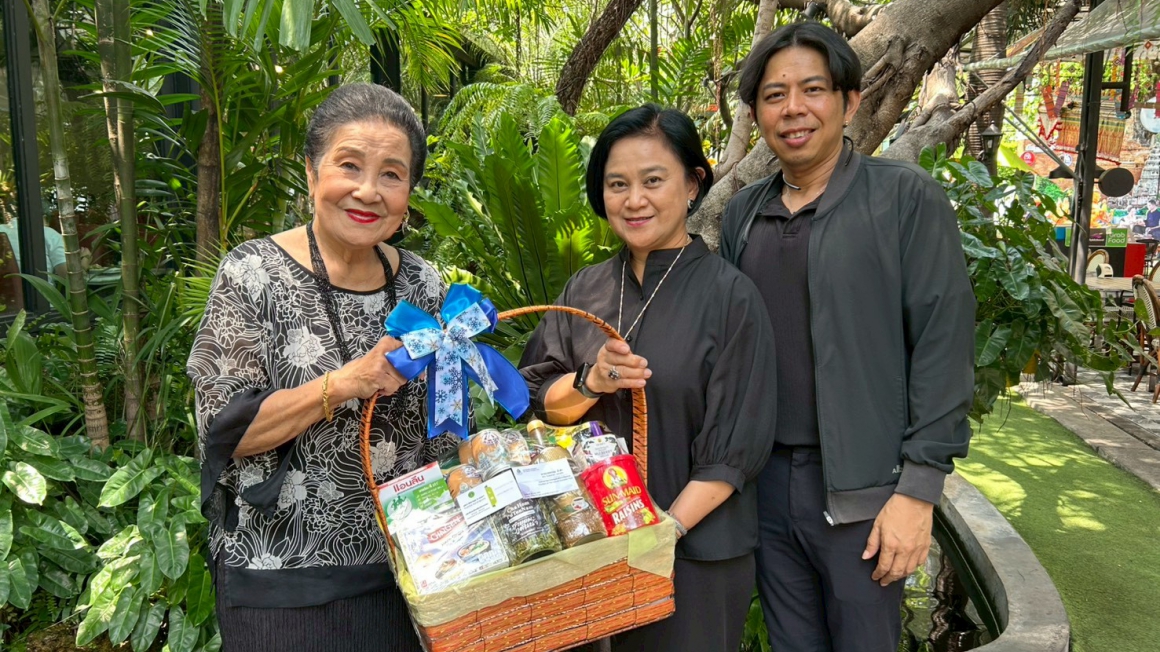 กองกองทุนส่งเสริมงานวัฒนธรรม เยี่ยมศิลปินแห่งชาติ ๒ ท่าน