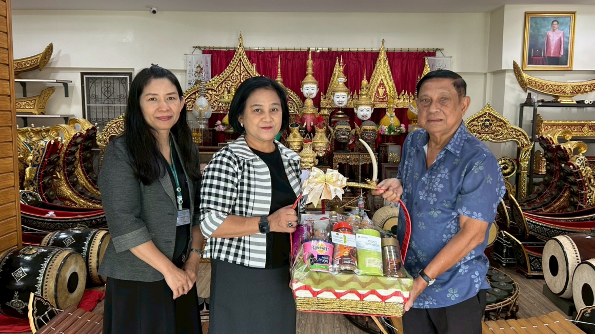 กองกองทุนส่งเสริมงานวัฒนธรรม เยี่ยมศิลปินแห่งชาติ ๒ ท่าน