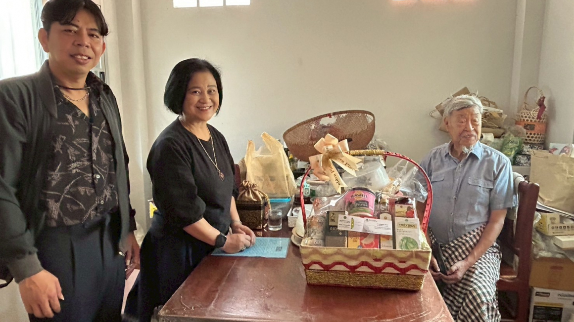 กองกองทุนส่งเสริมงานวัฒนธรรม เยี่ยมรองศาสตราจารย์วิวัฒน์ เตมียพันธ์ ศิลปินแห่งชาติ