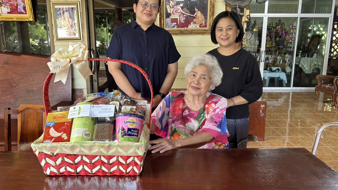 กองกองทุนส่งเสริมงานวัฒนธรรม เยี่ยมศิลปินแห่งชาติ ๒ ท่าน