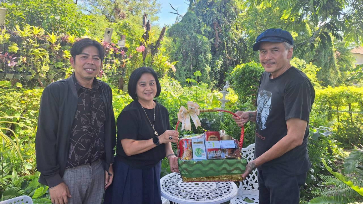 กองกองทุนส่งเสริมงานวัฒนธรรม เยี่ยมนายเรวัตร์ พันธุ์พิพัฒน์ ศิลปินแห่งชาติ