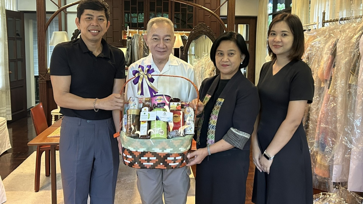 กองกองทุนส่งเสริมงานวัฒนธรรม เยี่ยมนายธีระพันธ์ วรรณรัตน์ ศิลปินแห่งชาติ