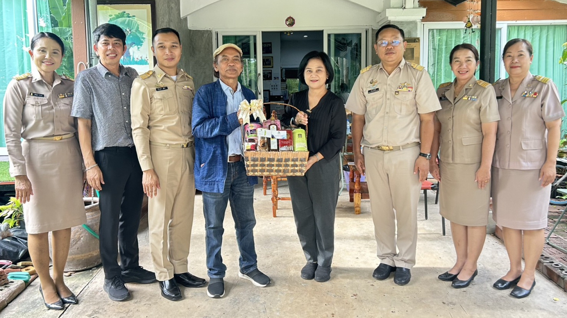 กองกองทุนส่งเสริมงานวัฒนธรรม เยี่ยมศิลปินแห่งชาติและผู้มีผลงานดีเด่นฯ ในพื้นที่ภาคอีสาน วันที่ ๑