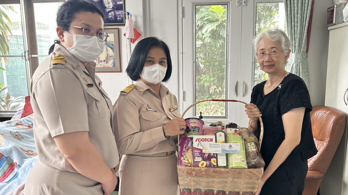 กองกองทุนส่งเสริมงานวัฒนธรรม เยี่ยมนางอารีย์ จันเกษม ศิลปินแห่งชาติ