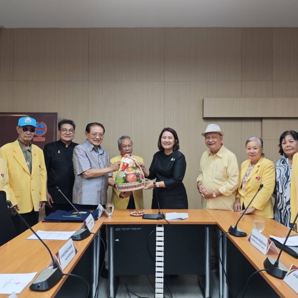 นายประยงค์ ชื่นเย็น ศิลปินแห่งชาติ นำคณะกรรมการมูลนิธิสมัชชาศิลปิน เข้าพบอธิบดีกรมส่งเสริมวัฒนธรรม