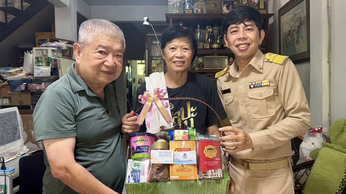 กองกองทุนส่งเสริมงานวัฒนธรรมเยี่ยมศิลปินแห่งชาติ ๒ ท่าน พร้อมติดตามและดูแลช่วยเหลือเยียวยาผลกระทบจากน้ำท่วม